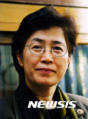 【서울=뉴시스】문재인 대통령은 27일 오전 국민권익위원회 위원장 후보에 박은정 서울대 법학전문대학원 교수를 내정했다. 2017.06.27. (사진=청와대 제공)photo@newsis.com