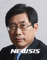 【서울=뉴시스】문재인 대통령은 27일 오전 법무부 장관에 박상기 연세대학교 법학전문대학원 교수를 내정했다. 2017.06.27. (사진=청와대 제공) photo@newsis.com 