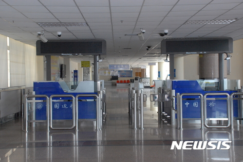 【룽청(중국)=뉴시스】 중국 산둥성 룽청시 룽옌항 여객청사 내부 모습.