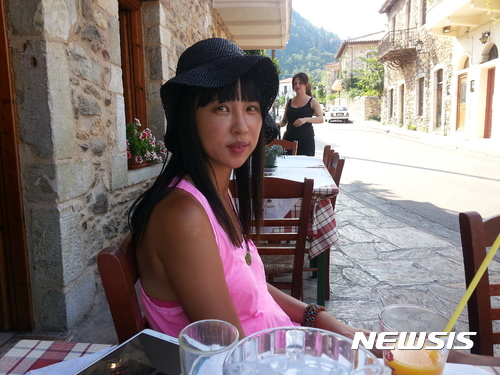 【서울=뉴시스】 미스트라 여행 중인 정혜윤 PD(사진=정혜윤 PD)
