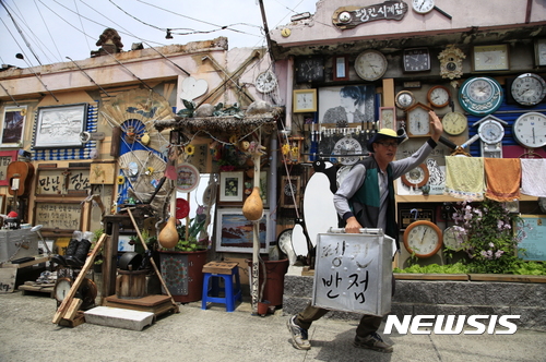 【원주=뉴시스】권순명 기자 = 한국관광공사(사장 정창수)는 4일 강원 속초해변과 속초관광수산시장, 충북 도담삼봉, 충남 꽃지해수욕장, 전북 전주한옥마을, 전남 죽녹원 등 여름철(7~8월) 관광지 Top 20위’를 발표했다. 2017.07.04. (사진=한국관광공사 제공)photo@newsis.com 