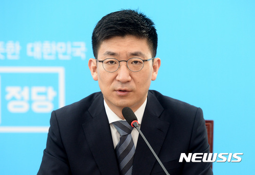 【서울=뉴시스】이영환 기자 = 김세연 바른정당 정책위의장. 2017.07.04. 20hwan@newsis.com