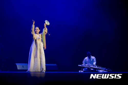 【서울=뉴시스】 박은하, '여우락 제작발표회' 쇼케이스. 2017.07.07. (사진 = 국립극장 제공) <a href="mailto:photo@newsis.com">photo@newsis.com</a>