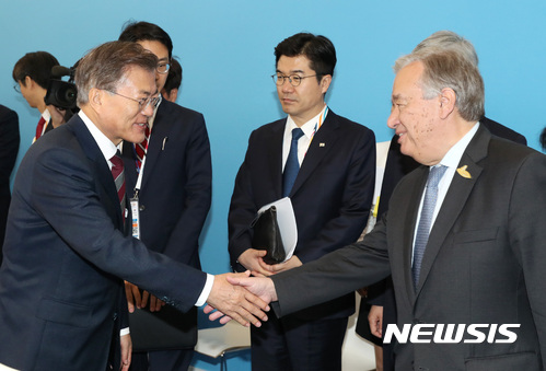 【함부르크(독일)=뉴시스】문재인 대통령과 안토니우 구테흐스 유엔 사무총장의 모습. (사진=뉴시스DB). 2017.07.08.