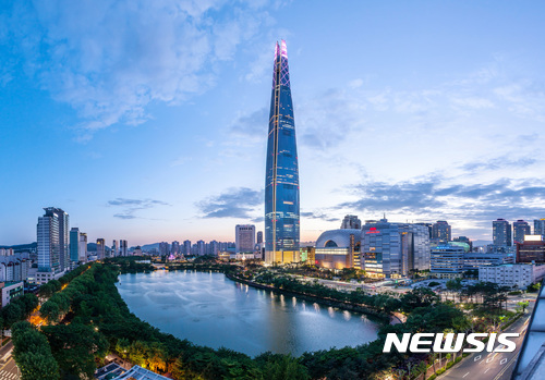 [롯데지주 출범]롯데그룹, 신동빈 회장 재판·경영권 분쟁·사드여파 등 과제 산적