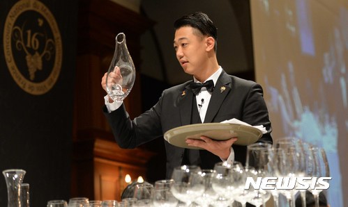 associate_pic3