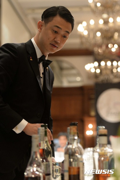 associate_pic3