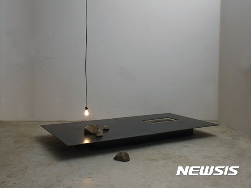 【서울=뉴시스】제시 The presentation, 2005, 철, 돌, 전기설치