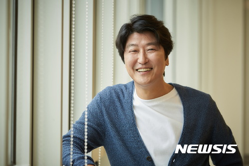 송강호, 세종대왕 된다…영화 '나랏말싸미' 합류