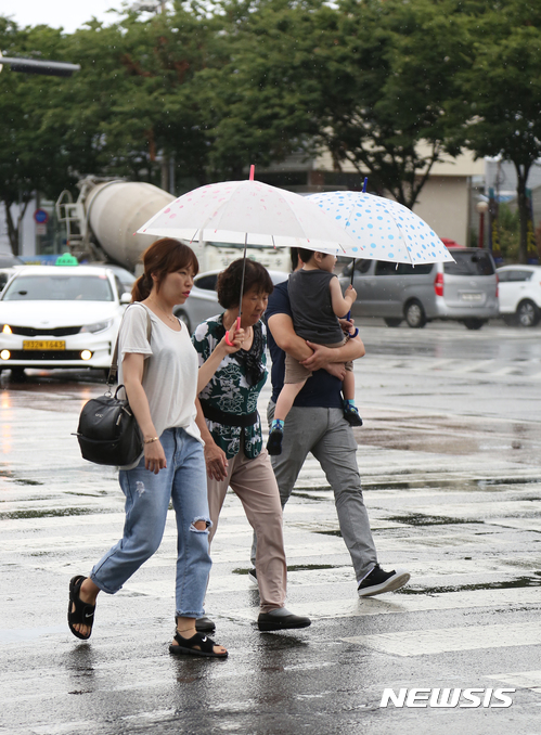 휴일 중부지방 중심 강한 장맛비…최대 120㎜↑물폭탄
