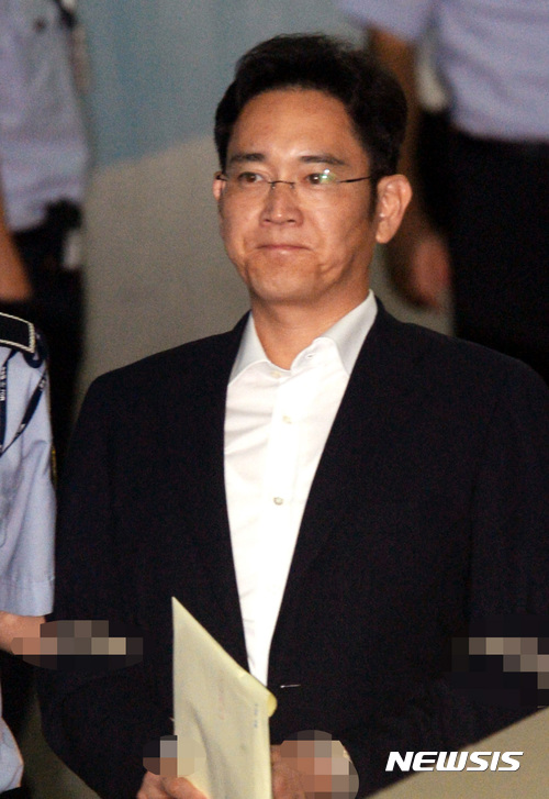 네이버·카카오 "이재용 기사 내린적 없다··의혹보도 법적 대응"