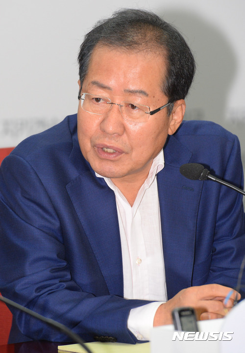【서울=뉴시스】배훈식 기자 = 홍준표 자유한국당 대표. 2017.07.25. dahora83@newsis.com