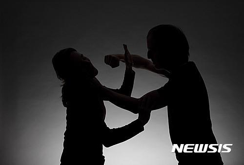 올여름 주폭·데이트폭력 급증···피서지 몰카>성범죄