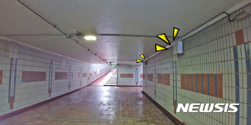  ▲ 성남시 분당구 야탑2지하보도에 음악 장비가 설치돼 24시간 클래식이 흘러나온다. 영국 런던시의 경우 범죄가 빈번한 지하철역 중 한 곳인 엘름파크역에 클래식 음악 방송 뒤 18개월 동안 강도(33%), 승무원 공격(25%), 기물파손(37%) 등의 사건이 크게 줄어드는 등 범죄 심리 억제 효과를 거둔 것으로 알려졌다. 