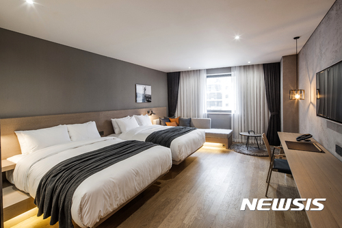 【서울=뉴시스】호텔28 명동의 패밀리 트윈 룸. (사진=호텔28 명동 제공)
