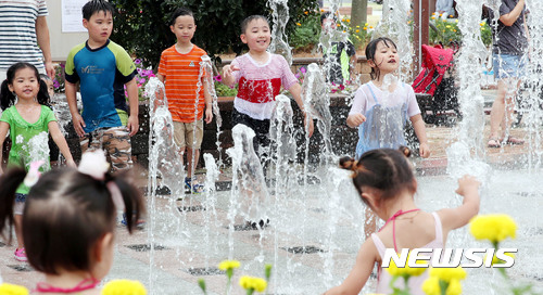 【강진=뉴시스】 제45회 강진청자축제 모습. (사진=뉴시스 DB) mdhnews@newsis.com
