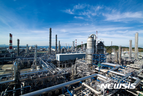 [환경규제 강화]철강·정유·화학업계, 고민 깊어져···대책마련 '부심'