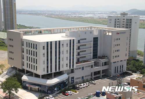  【부산=뉴시스】허상천 기자 = 부산경제진흥원은 4차산업 시대를 주도할 지식기반형 산업 육성을 위한 도심형 멀티플렉스 산업단지인 부산지식센터 입주기업을 공모한다고 3일 밝혔다. 2017.08.03. (사진 = 부산경제진흥원 제공) photo@newsis.com