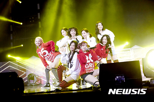 【서울=뉴시스】 소녀시대, 데뷔 10주년 팬미팅. 2017.08.06. (사진 = SM 제공) photo@newsis.com 