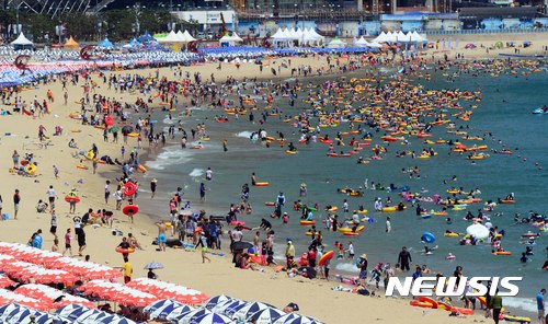 [2018 예산안]정부가 휴가비·유기견 입양비 준다···軍에 바디워시