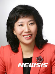 【서울=뉴시스】문재인 대통령은 7일 오후 과학기술정보통신부 과학기술혁신본부장에 박기영 순천대학교 생물학과 교수를 임명했다. 2017.08.07. (사진은=청와대 제공) photo@newsis.com 