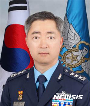 【서울=뉴시스】 정부는 8일 합참의장, 육·공군 참모총장 등 대장급 인사를 단행하고 공군참모총장에 이왕근 합참 군사지원본부장을 내정했다. 2017.08.08. (사진=국방부 제공) photo@newsis.com