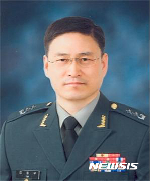 【서울=뉴시스】 정부는 8일 합참의장, 육·공군 참모총장 등 대장급 인사를 단행하고 육군참모총장에 김용우 합참 전략기획본부장을 내정했다. 2017.08.08. (사진=국방부 제공) photo@newsis.com