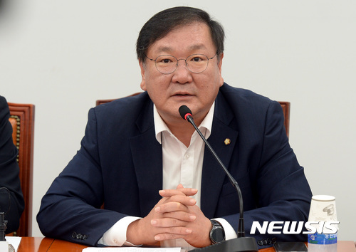 【서울=뉴시스】박영태 기자 = 김태년 더불어민주당 정책위의장. 2017.08.17.since1999@newsis.com