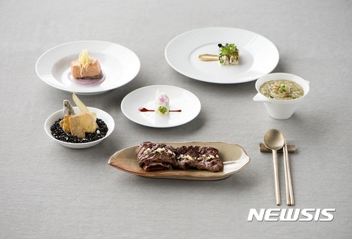 【서울=뉴시스】그랜드 앰배서더 서울 풀만 '안뜨레'의 디너 코스 중 '금'. 