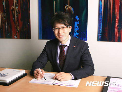 【서울=뉴시스】성신여자대학교 조병왕 입학처장(사진=성신여대 제공)