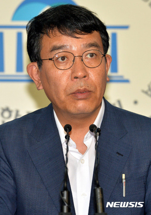 【서울=뉴시스】배훈식 기자 = 김종대 정의당 의원. 2017.08.22. dahora83@newsis.com