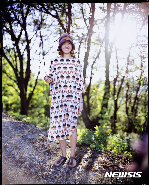 【서울=뉴시스】김문, 철산4동인 15563516567101211, 8×10inches, unique positive film, 2016