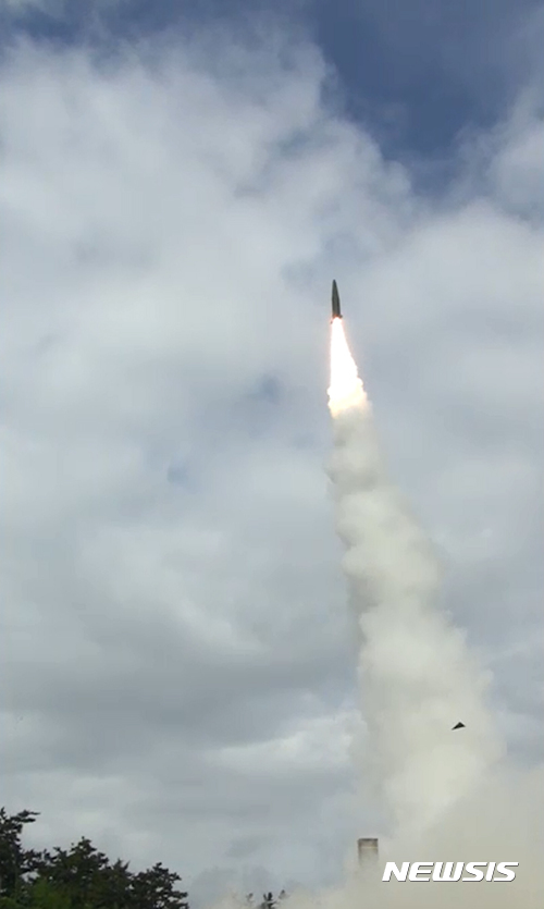 【서울=뉴시스】 미사일 시험발사 모습. (뉴시스DB)