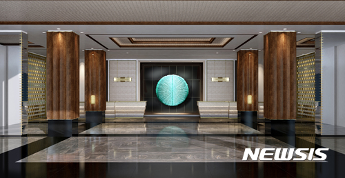 【서울=뉴시스】김희경 작가의 'Bloom'으로 프론트를 장식한 르 메르디앙 서울 호텔 로비. (사진=르 메르디앙 서울 제공) 