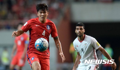 전북 김민재, EPL 영입설에 "기분 좋지만 가벼운 이야기"