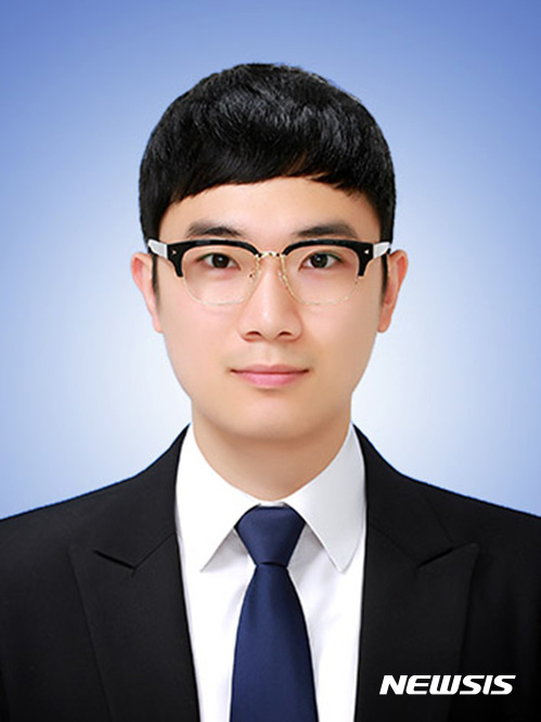 【대전=뉴시스】 한밭대 졸업생 박현우씨.(사진=한밭대 제공)