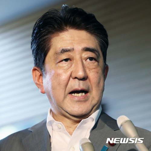 아베, 北 미사일 발사 관련 만반의 태세 지시···NSC 개최 