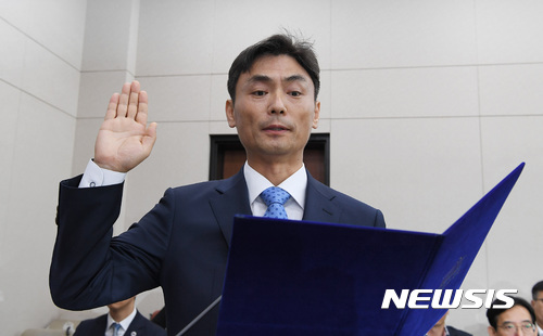 【서울=뉴시스】이영환 기자 = 박성진 중소벤처기업부 장관 . 2017.09.11.  photo@newsis.com