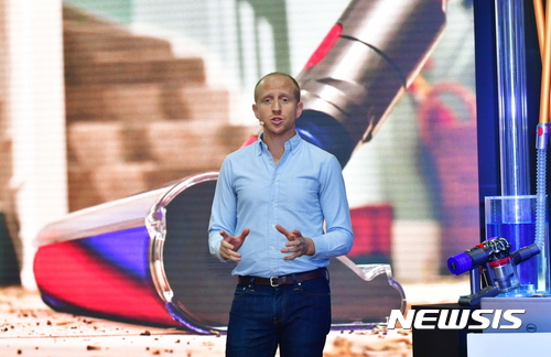 무선청소기 시장 '후끈'…원조 英 다이슨에 도전장 던진 LG·삼성