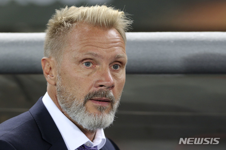 [비엔나=AP/뉴시스]손흥민 함부르크 스승 핑크 전 감독. 2017.09.14.