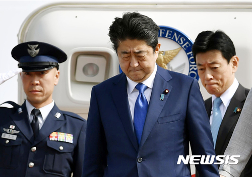 아베 "北 도발 계속하면 밝은 미래 없어···미사일 발사 전 움직임 파악"