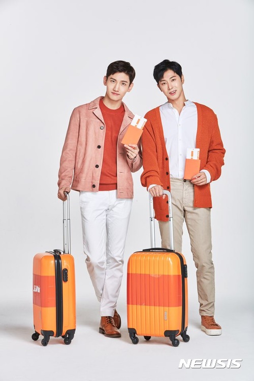 제주항공, 완전체 '동방신기' 화보 공개