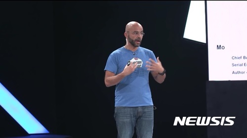 【서울=뉴시스】 '구글 X'의 수장 모가댓 혁신총괄대표가 지난 16일 O tvN '어쩌다 어른 크로스' 강연자로 나섰다. 2017.09.18. (사진= O tvN 제공) photo@newsis.com