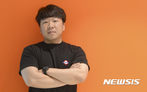 이환천 "웃자고 쓴 詩 청춘 공감···'SNS 시인' 됐어요"