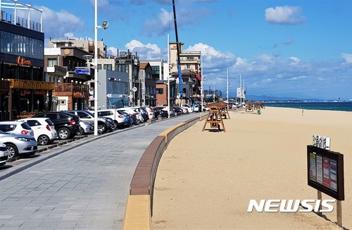 【강릉=뉴시스】 = 강원 강릉 안목해변의 커피거리.