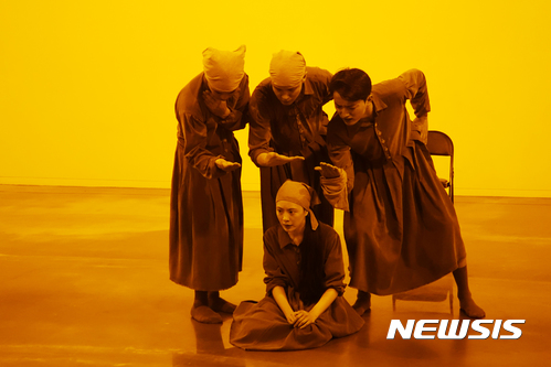 【서울=뉴시스】 양손프로젝트 '여직공'. 2017.09.21. (사진 = 언더스탠드에비뉴 제공) photo@newsis.com