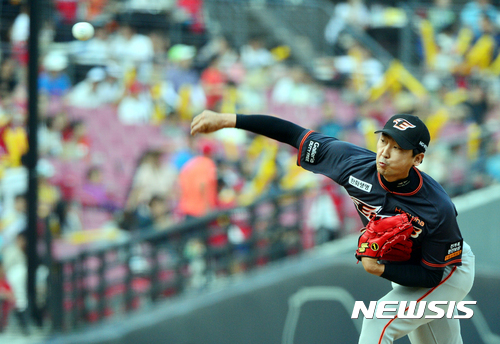 한화, 베테랑 투수 심수창·정재원 웨이버 공시