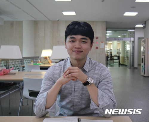【경주=뉴시스】강진구 기자 = 동국대학교 경주캠퍼스는 국어국문학과 김동혁(27·사진) 학생이 웹 소설 신인작가 멘토링 공모전에서 판타지 무협 부문 수상자로 선정됐다고 26일 밝혔다.2017.09.26.(사진=동국대학교 경주캠퍼스 제공)&nbsp; photo@newsis.com