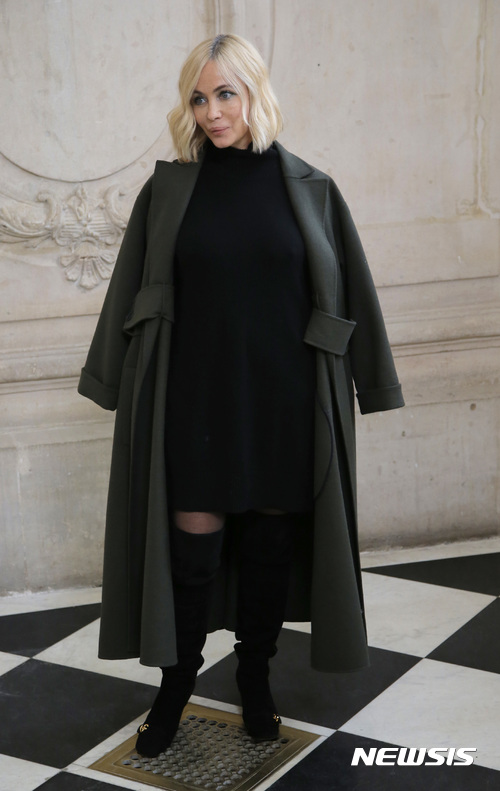 [서울=AP/뉴시스] 프랑스 여배우 엠마누엘 베아르.