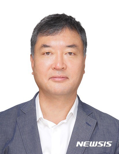 【서울=뉴시스】28일 법무부가 인권국장에 임명한 비검사 출신 황희석(사법연수원 31기) 변호사. 2017.09.28. (사진=법무부 제공) photo@newsis.com